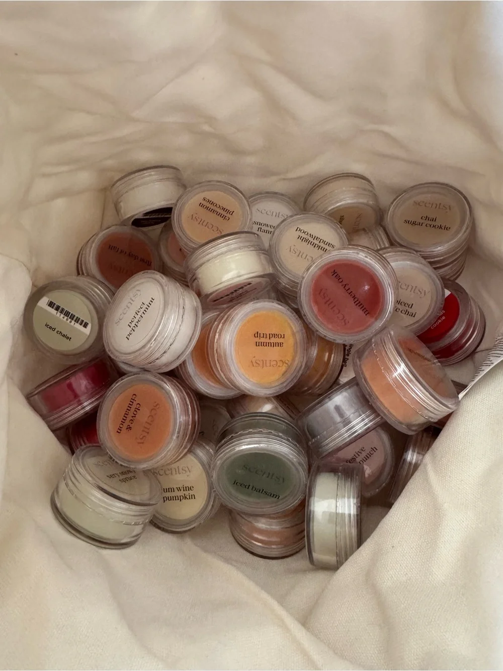 Scentsy Fall 2026 Wax Scent Samples in Exclusive Quilted Gingham Drawstring Bag